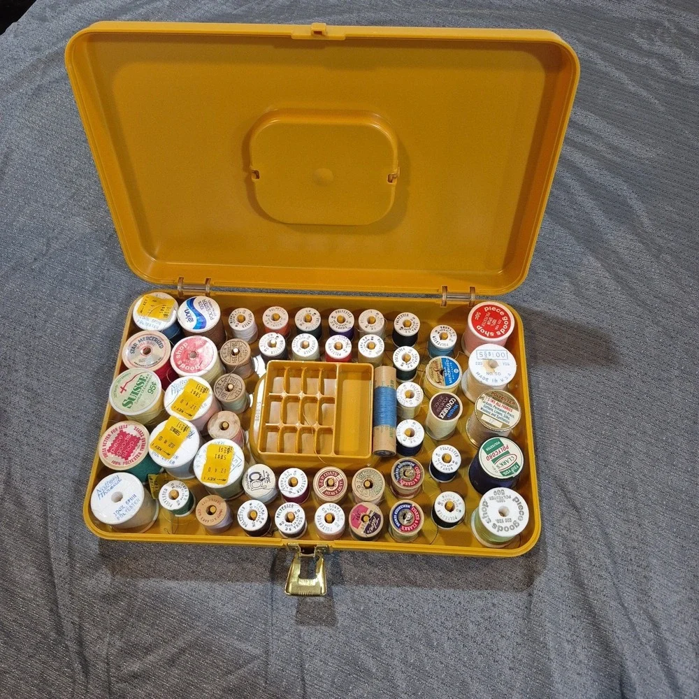 Vintage Sewing Box Wilson Wil-hold  Gold Plastic 13 x 8.5